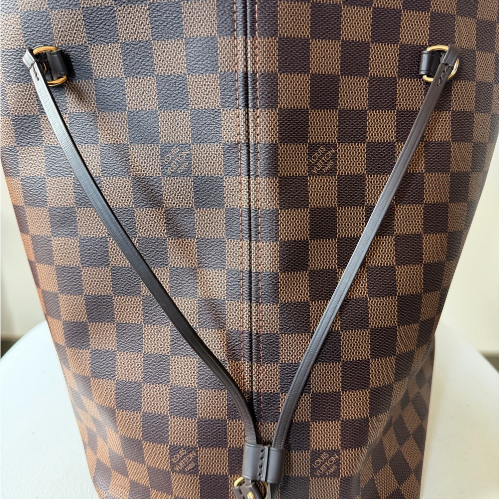 Authentic Louis Vuitton Neverfull GM - Picture 11 of 14